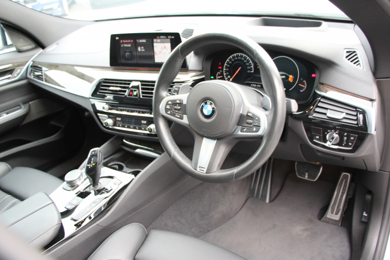 BMW 6シリーズ 630i ｸﾞﾗﾝﾂｰﾘｽﾓ Mｽﾎﾟｰﾂ ｾﾚｸﾄP  ﾊﾟﾉﾗﾏｻﾝﾙｰﾌ 全席ﾋｰﾀｰ黒革 ﾘｱｼｰﾄ電動可倒調整 Harman/Kardon 追従ACC HUD LEDﾍｯﾄﾞﾗｲﾄ 4ｿﾞｰﾝAC 360度ｶﾒﾗ ﾀｯﾁ画面HDDﾅﾋﾞｼﾞｪｽﾁｬｰC ﾜｲﾔﾚｽ充電 ﾌﾙｾｸﾞTV LCW  ｲﾝﾃﾘｾｰﾌ 2年保証