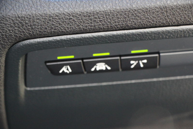 BMW 4シリーズ 420i ｸｰﾍﾟMｽﾎﾟｰﾂ 後期 ﾋｰﾀｰ黒革 LEDﾍｯﾄﾞﾗｲﾄ LEDﾃｰﾙ 追従ACC 液晶ﾒｰﾀｰ ﾌﾙｾｸﾞTV ﾀｯﾁ画面HDDﾅﾋﾞMﾊﾟﾌｫｰﾏﾝｽﾌﾞﾚｰｷ 新ﾐﾗｰETC2.0 ﾚｰﾝﾁｪﾝｼﾞ警告 衝突軽減ﾌﾞﾚｰｷ 車線逸脱警告 歩行者警告 ｽﾏｰﾄｷｰ 2年保証