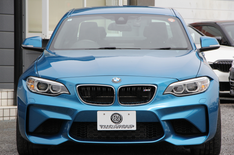 BMW Mシリーズ M2ｸｰﾍﾟMDCT 370馬力 直6ﾀｰﾎﾞ7速DCT ﾋｰﾀｰ黒革 HDDﾅﾋﾞBｶﾒﾗ 専用19AW 専用ﾌﾞﾚｰｷ 衝突軽減ﾌﾞﾚｰｷ 車線逸脱警告 歩行者警告 ﾌﾞﾚｰｷ付ｸﾙｺﾝ ｽﾏｰﾄｷｰ ｶｰﾎﾞﾝｲﾝﾃﾘｱﾄﾘﾑ ﾊﾟﾄﾞﾙｼﾌﾄ 2年保証