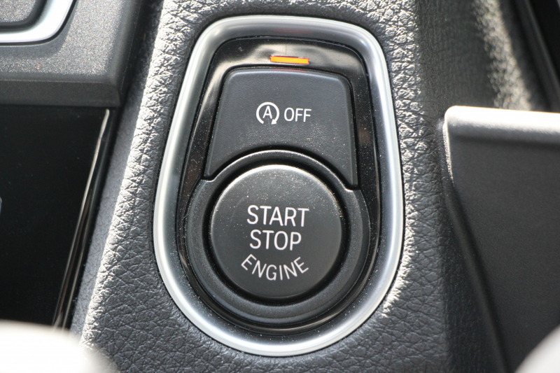 BMW Mシリーズ M2ｸｰﾍﾟMDCT 370馬力 直6ﾀｰﾎﾞ7速DCT ﾋｰﾀｰ黒革 HDDﾅﾋﾞBｶﾒﾗ 専用19AW 専用ﾌﾞﾚｰｷ 衝突軽減ﾌﾞﾚｰｷ 車線逸脱警告 歩行者警告 ﾌﾞﾚｰｷ付ｸﾙｺﾝ ｽﾏｰﾄｷｰ ｶｰﾎﾞﾝｲﾝﾃﾘｱﾄﾘﾑ ﾊﾟﾄﾞﾙｼﾌﾄ 2年保証