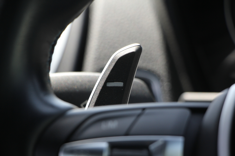 BMW Mシリーズ M2ｸｰﾍﾟMDCT 370馬力 直6ﾀｰﾎﾞ7速DCT ﾋｰﾀｰ黒革 HDDﾅﾋﾞBｶﾒﾗ 専用19AW 専用ﾌﾞﾚｰｷ 衝突軽減ﾌﾞﾚｰｷ 車線逸脱警告 歩行者警告 ﾌﾞﾚｰｷ付ｸﾙｺﾝ ｽﾏｰﾄｷｰ ｶｰﾎﾞﾝｲﾝﾃﾘｱﾄﾘﾑ ﾊﾟﾄﾞﾙｼﾌﾄ 2年保証