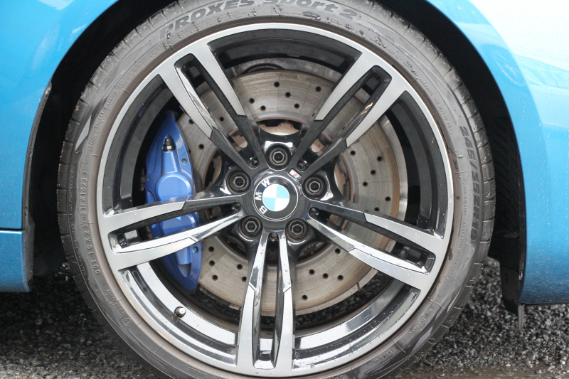 BMW Mシリーズ M2ｸｰﾍﾟMDCT 370馬力 直6ﾀｰﾎﾞ7速DCT ﾋｰﾀｰ黒革 HDDﾅﾋﾞBｶﾒﾗ 専用19AW 専用ﾌﾞﾚｰｷ 衝突軽減ﾌﾞﾚｰｷ 車線逸脱警告 歩行者警告 ﾌﾞﾚｰｷ付ｸﾙｺﾝ ｽﾏｰﾄｷｰ ｶｰﾎﾞﾝｲﾝﾃﾘｱﾄﾘﾑ ﾊﾟﾄﾞﾙｼﾌﾄ 2年保証