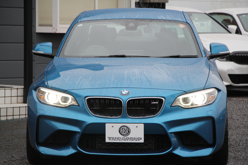 BMW Mシリーズ M2ｸｰﾍﾟMDCT 370馬力 直6ﾀｰﾎﾞ7速DCT ﾋｰﾀｰ黒革 HDDﾅﾋﾞBｶﾒﾗ 専用19AW 専用ﾌﾞﾚｰｷ 衝突軽減ﾌﾞﾚｰｷ 車線逸脱警告 歩行者警告 ﾌﾞﾚｰｷ付ｸﾙｺﾝ ｽﾏｰﾄｷｰ ｶｰﾎﾞﾝｲﾝﾃﾘｱﾄﾘﾑ ﾊﾟﾄﾞﾙｼﾌﾄ 2年保証