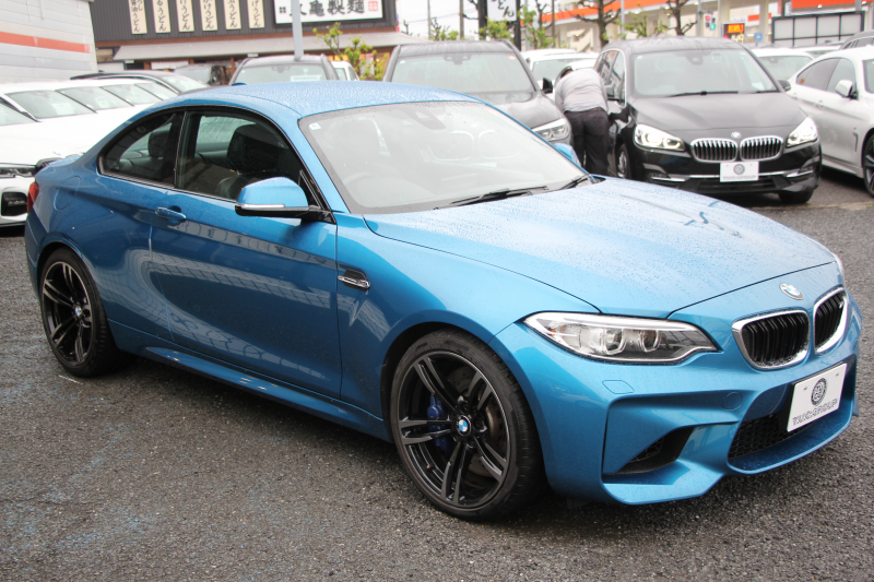 BMW Mシリーズ M2ｸｰﾍﾟMDCT 370馬力 直6ﾀｰﾎﾞ7速DCT ﾋｰﾀｰ黒革 HDDﾅﾋﾞBｶﾒﾗ 専用19AW 専用ﾌﾞﾚｰｷ 衝突軽減ﾌﾞﾚｰｷ 車線逸脱警告 歩行者警告 ﾌﾞﾚｰｷ付ｸﾙｺﾝ ｽﾏｰﾄｷｰ ｶｰﾎﾞﾝｲﾝﾃﾘｱﾄﾘﾑ ﾊﾟﾄﾞﾙｼﾌﾄ 2年保証