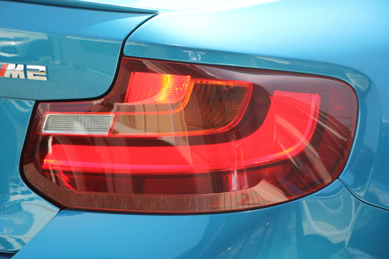 BMW Mシリーズ M2ｸｰﾍﾟMDCT 370馬力 直6ﾀｰﾎﾞ7速DCT ﾋｰﾀｰ黒革 HDDﾅﾋﾞBｶﾒﾗ 専用19AW 専用ﾌﾞﾚｰｷ 衝突軽減ﾌﾞﾚｰｷ 車線逸脱警告 歩行者警告 ﾌﾞﾚｰｷ付ｸﾙｺﾝ ｽﾏｰﾄｷｰ ｶｰﾎﾞﾝｲﾝﾃﾘｱﾄﾘﾑ ﾊﾟﾄﾞﾙｼﾌﾄ 2年保証