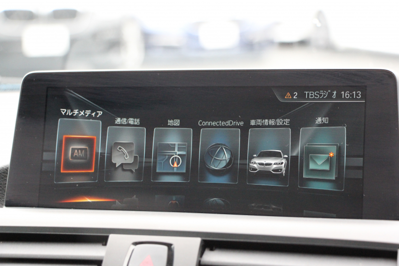 BMW Mシリーズ M2ｸｰﾍﾟMDCT 370馬力 直6ﾀｰﾎﾞ7速DCT ﾋｰﾀｰ黒革 HDDﾅﾋﾞBｶﾒﾗ 専用19AW 専用ﾌﾞﾚｰｷ 衝突軽減ﾌﾞﾚｰｷ 車線逸脱警告 歩行者警告 ﾌﾞﾚｰｷ付ｸﾙｺﾝ ｽﾏｰﾄｷｰ ｶｰﾎﾞﾝｲﾝﾃﾘｱﾄﾘﾑ ﾊﾟﾄﾞﾙｼﾌﾄ 2年保証