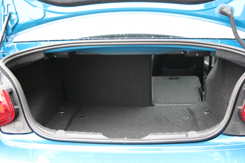 BMW Mシリーズ M2ｸｰﾍﾟMDCT 370馬力 直6ﾀｰﾎﾞ7速DCT ﾋｰﾀｰ黒革 HDDﾅﾋﾞBｶﾒﾗ 専用19AW 専用ﾌﾞﾚｰｷ 衝突軽減ﾌﾞﾚｰｷ 車線逸脱警告 歩行者警告 ﾌﾞﾚｰｷ付ｸﾙｺﾝ ｽﾏｰﾄｷｰ ｶｰﾎﾞﾝｲﾝﾃﾘｱﾄﾘﾑ ﾊﾟﾄﾞﾙｼﾌﾄ 2年保証