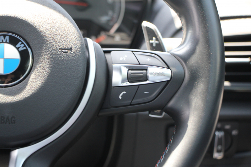 BMW Mシリーズ M2ｸｰﾍﾟMDCT 370馬力 直6ﾀｰﾎﾞ7速DCT ﾋｰﾀｰ黒革 HDDﾅﾋﾞBｶﾒﾗ 専用19AW 専用ﾌﾞﾚｰｷ 衝突軽減ﾌﾞﾚｰｷ 車線逸脱警告 歩行者警告 ﾌﾞﾚｰｷ付ｸﾙｺﾝ ｽﾏｰﾄｷｰ ｶｰﾎﾞﾝｲﾝﾃﾘｱﾄﾘﾑ ﾊﾟﾄﾞﾙｼﾌﾄ 2年保証