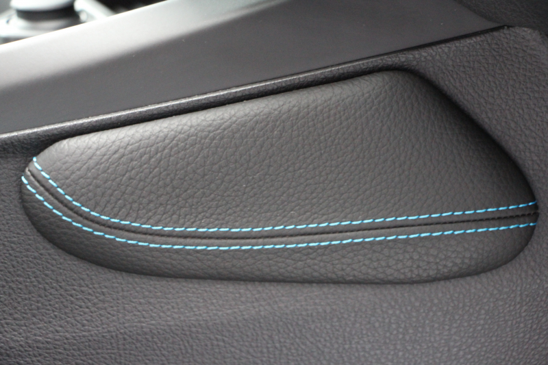 BMW Mシリーズ M2ｸｰﾍﾟMDCT 370馬力 直6ﾀｰﾎﾞ7速DCT ﾋｰﾀｰ黒革 HDDﾅﾋﾞBｶﾒﾗ 専用19AW 専用ﾌﾞﾚｰｷ 衝突軽減ﾌﾞﾚｰｷ 車線逸脱警告 歩行者警告 ﾌﾞﾚｰｷ付ｸﾙｺﾝ ｽﾏｰﾄｷｰ ｶｰﾎﾞﾝｲﾝﾃﾘｱﾄﾘﾑ ﾊﾟﾄﾞﾙｼﾌﾄ 2年保証