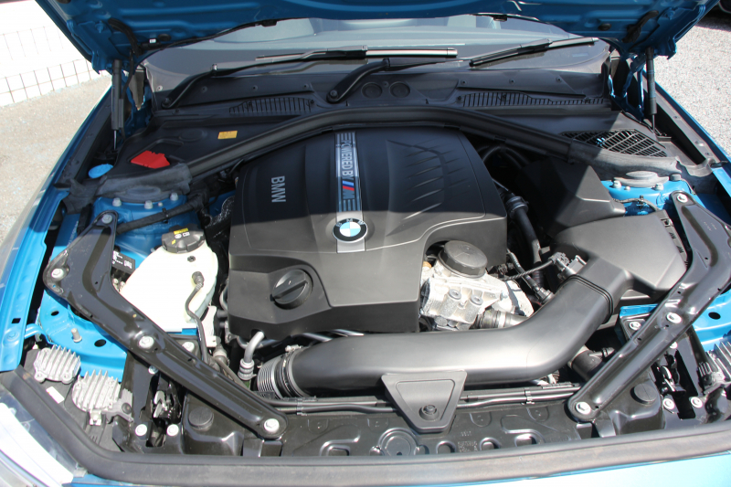 BMW Mシリーズ M2ｸｰﾍﾟMDCT 370馬力 直6ﾀｰﾎﾞ7速DCT ﾋｰﾀｰ黒革 HDDﾅﾋﾞBｶﾒﾗ 専用19AW 専用ﾌﾞﾚｰｷ 衝突軽減ﾌﾞﾚｰｷ 車線逸脱警告 歩行者警告 ﾌﾞﾚｰｷ付ｸﾙｺﾝ ｽﾏｰﾄｷｰ ｶｰﾎﾞﾝｲﾝﾃﾘｱﾄﾘﾑ ﾊﾟﾄﾞﾙｼﾌﾄ 2年保証