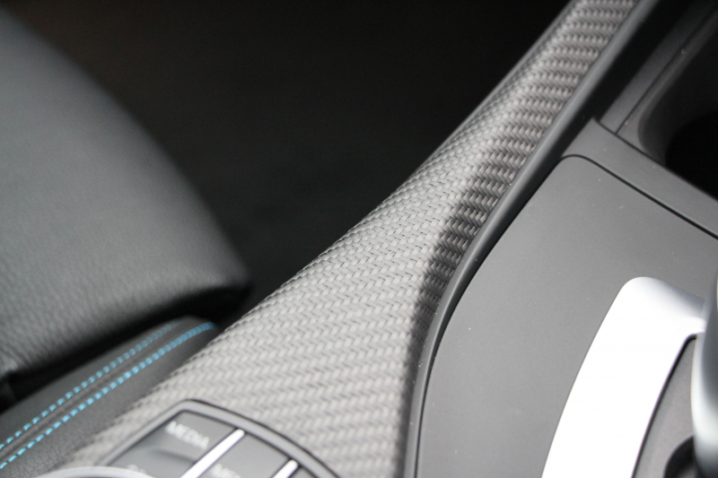 BMW Mシリーズ M2ｸｰﾍﾟMDCT 370馬力 直6ﾀｰﾎﾞ7速DCT ﾋｰﾀｰ黒革 HDDﾅﾋﾞBｶﾒﾗ 専用19AW 専用ﾌﾞﾚｰｷ 衝突軽減ﾌﾞﾚｰｷ 車線逸脱警告 歩行者警告 ﾌﾞﾚｰｷ付ｸﾙｺﾝ ｽﾏｰﾄｷｰ ｶｰﾎﾞﾝｲﾝﾃﾘｱﾄﾘﾑ ﾊﾟﾄﾞﾙｼﾌﾄ 2年保証