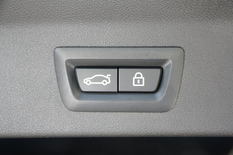 BMW X3 Xdrive20d Mｽﾎﾟｰﾂ ﾊｲﾗｲﾝ 1ｵｰﾅ ｺﾆｬｯｸﾚｻﾞｰ 全席ｼｰﾄﾋｰﾀｰ ｵﾌﾟｼｮﾝ20AW HUD ｼﾞｪｽﾁｬｰC LEDﾍｯﾄﾞﾗｲﾄ ｵｰﾄﾊｲﾋﾞｰﾑ ﾀｯﾁﾊﾟﾈﾙ対応HDDﾅﾋﾞTV ﾜｲﾔﾚｽ充電 液晶ﾒｰﾀｰ 360度ｶﾒﾗ ｽﾃｱﾘﾝｸﾞｻﾎﾟｰﾄ 追従ACC 衝突軽減ﾌﾞﾚｰｷ 電動ﾄﾗﾝｸ 2年保証