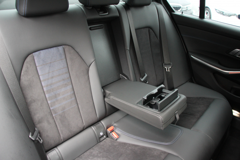 BMW 3シリーズ 330i Mｽﾎﾟｰﾂ ｲﾉﾍﾞｰｼｮﾝP ﾌｧｽﾄﾄﾗｯｸP ｺﾝﾌｫｰﾄP ﾚｰｻﾞｰﾗｲﾄ HUD ｼﾞｪｽﾁｬｰC ｱﾀﾞﾌﾟﾃｨﾌﾞMｻｽ Mspﾌﾞﾚｰｷ Mspﾃﾞﾌ 19AW Pｱｼｽﾄﾌﾟﾗｽ 360度ｶﾒﾗ 追従ACC ﾊﾝｽﾞｵﾌ HDDﾅﾋﾞ ﾌﾙｾｸﾞTV ｼｰﾄﾋｰﾀｰ 電動ﾄﾗﾝｸ  2年保証