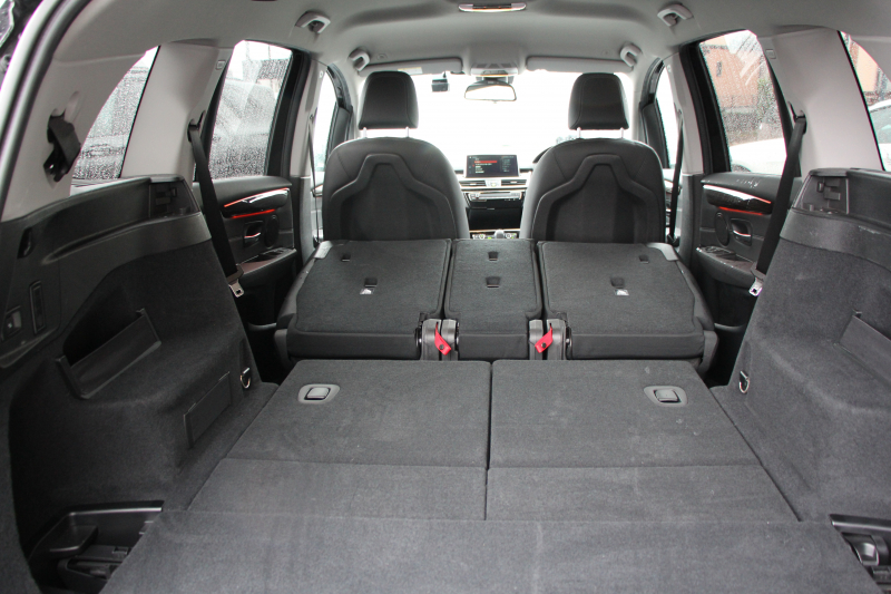 BMW 2シリーズ 218d ｸﾞﾗﾝﾂｱﾗｰ ﾗｸﾞｼﾞｭｱﾘｰ 後期 ﾌｪｲｽﾘﾌﾄ後 3列7人乗 ADｱｸﾃｨﾌﾞｾｰﾌﾃｨ&ｺﾝﾌｫｰﾄP 追従ACC HUD ﾋｰﾀｰ黒革 電動ﾄﾗﾝｸ LEDﾍｯﾄﾞﾗｲﾄ ﾀｯﾁ画面HDDﾅﾋﾞﾊﾟｰｷﾝｸﾞｱｼｽﾄ 衝突軽減ﾌﾞﾚｰｷ 車線逸脱警告 歩行者警告 2年保証