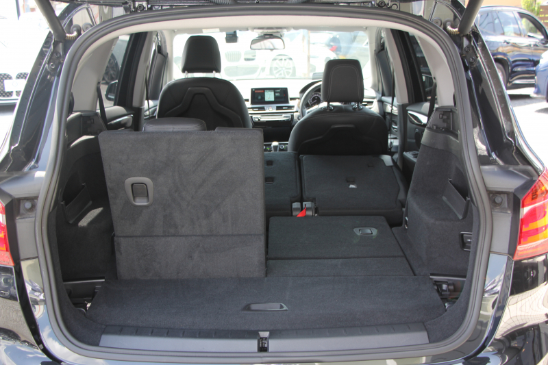 BMW 2シリーズ 218d ｸﾞﾗﾝﾂｱﾗｰ ﾗｸﾞｼﾞｭｱﾘｰ 後期 ﾌｪｲｽﾘﾌﾄ後 3列7人乗 ADｱｸﾃｨﾌﾞｾｰﾌﾃｨ&ｺﾝﾌｫｰﾄP 追従ACC HUD ﾋｰﾀｰ黒革 電動ﾄﾗﾝｸ LEDﾍｯﾄﾞﾗｲﾄ ﾀｯﾁ画面HDDﾅﾋﾞﾊﾟｰｷﾝｸﾞｱｼｽﾄ 衝突軽減ﾌﾞﾚｰｷ 車線逸脱警告 歩行者警告 2年保証