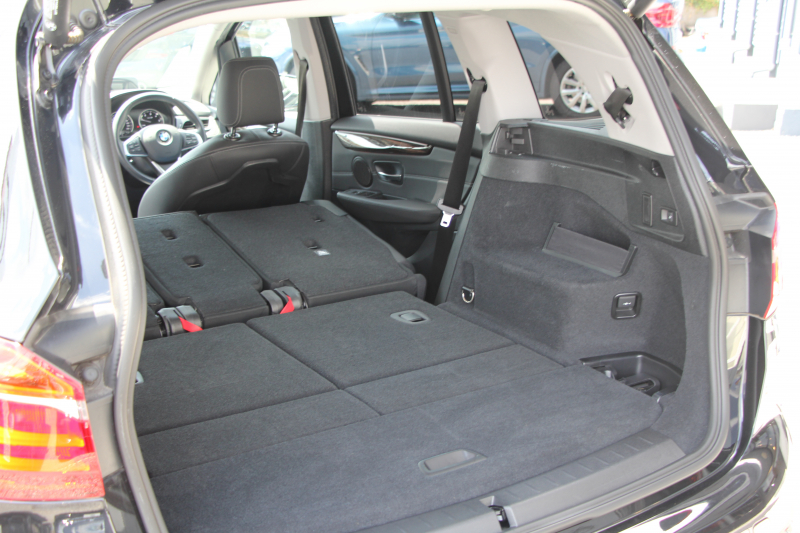 BMW 2シリーズ 218d ｸﾞﾗﾝﾂｱﾗｰ ﾗｸﾞｼﾞｭｱﾘｰ 後期 ﾌｪｲｽﾘﾌﾄ後 3列7人乗 ADｱｸﾃｨﾌﾞｾｰﾌﾃｨ&ｺﾝﾌｫｰﾄP 追従ACC HUD ﾋｰﾀｰ黒革 電動ﾄﾗﾝｸ LEDﾍｯﾄﾞﾗｲﾄ ﾀｯﾁ画面HDDﾅﾋﾞﾊﾟｰｷﾝｸﾞｱｼｽﾄ 衝突軽減ﾌﾞﾚｰｷ 車線逸脱警告 歩行者警告 2年保証