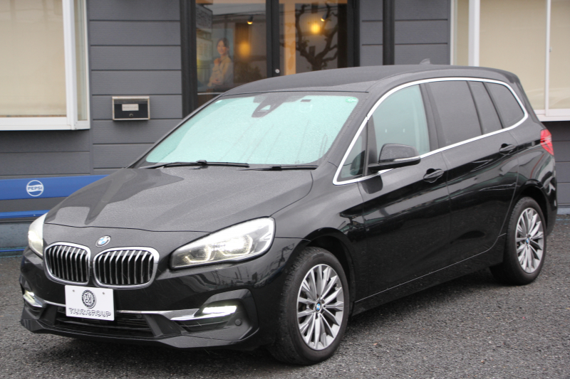 BMW 2シリーズ 218d ｸﾞﾗﾝﾂｱﾗｰ ﾗｸﾞｼﾞｭｱﾘｰ 後期 ﾌｪｲｽﾘﾌﾄ後 3列7人乗 ADｱｸﾃｨﾌﾞｾｰﾌﾃｨ&ｺﾝﾌｫｰﾄP 追従ACC HUD ﾋｰﾀｰ黒革 電動ﾄﾗﾝｸ LEDﾍｯﾄﾞﾗｲﾄ ﾀｯﾁ画面HDDﾅﾋﾞﾊﾟｰｷﾝｸﾞｱｼｽﾄ 衝突軽減ﾌﾞﾚｰｷ 車線逸脱警告 歩行者警告 2年保証