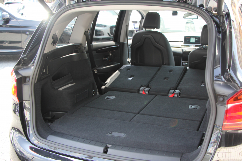 BMW 2シリーズ 218d ｸﾞﾗﾝﾂｱﾗｰ ﾗｸﾞｼﾞｭｱﾘｰ 後期 ﾌｪｲｽﾘﾌﾄ後 3列7人乗 ADｱｸﾃｨﾌﾞｾｰﾌﾃｨ&ｺﾝﾌｫｰﾄP 追従ACC HUD ﾋｰﾀｰ黒革 電動ﾄﾗﾝｸ LEDﾍｯﾄﾞﾗｲﾄ ﾀｯﾁ画面HDDﾅﾋﾞﾊﾟｰｷﾝｸﾞｱｼｽﾄ 衝突軽減ﾌﾞﾚｰｷ 車線逸脱警告 歩行者警告 2年保証