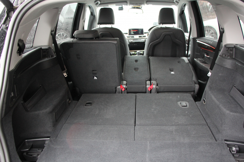 BMW 2シリーズ 218d ｸﾞﾗﾝﾂｱﾗｰ ﾗｸﾞｼﾞｭｱﾘｰ 後期 ﾌｪｲｽﾘﾌﾄ後 3列7人乗 ADｱｸﾃｨﾌﾞｾｰﾌﾃｨ&ｺﾝﾌｫｰﾄP 追従ACC HUD ﾋｰﾀｰ黒革 電動ﾄﾗﾝｸ LEDﾍｯﾄﾞﾗｲﾄ ﾀｯﾁ画面HDDﾅﾋﾞﾊﾟｰｷﾝｸﾞｱｼｽﾄ 衝突軽減ﾌﾞﾚｰｷ 車線逸脱警告 歩行者警告 2年保証