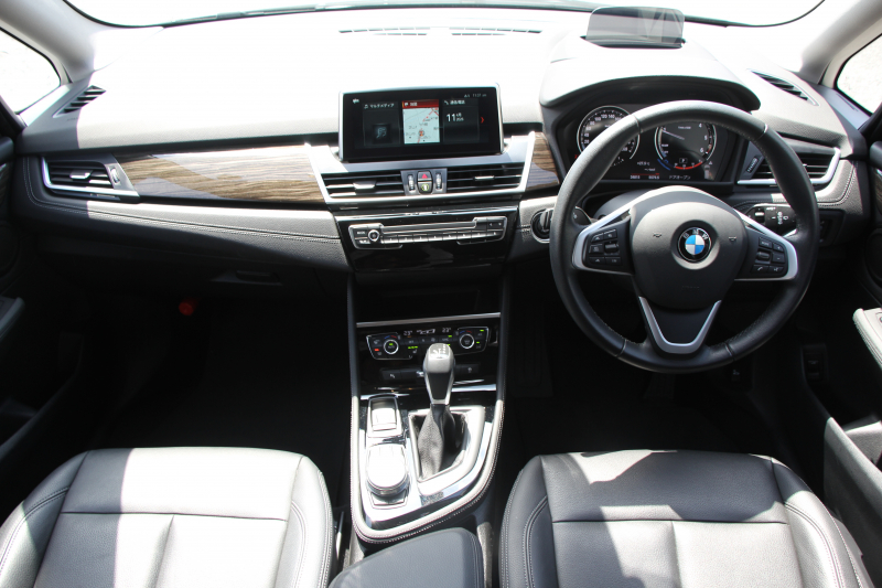 BMW 2シリーズ 218d ｸﾞﾗﾝﾂｱﾗｰ ﾗｸﾞｼﾞｭｱﾘｰ 後期 ﾌｪｲｽﾘﾌﾄ後 3列7人乗 ADｱｸﾃｨﾌﾞｾｰﾌﾃｨ&ｺﾝﾌｫｰﾄP 追従ACC HUD ﾋｰﾀｰ黒革 電動ﾄﾗﾝｸ LEDﾍｯﾄﾞﾗｲﾄ ﾀｯﾁ画面HDDﾅﾋﾞﾊﾟｰｷﾝｸﾞｱｼｽﾄ 衝突軽減ﾌﾞﾚｰｷ 車線逸脱警告 歩行者警告 2年保証