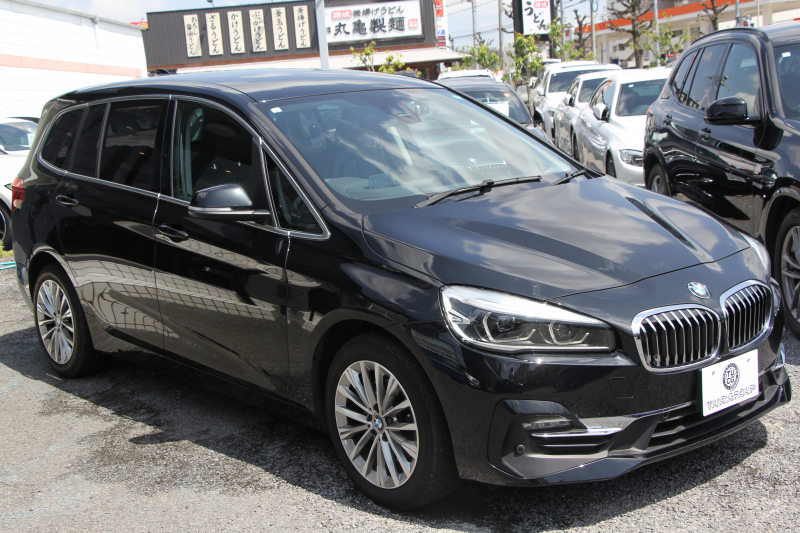 BMW 2シリーズ 218d ｸﾞﾗﾝﾂｱﾗｰ ﾗｸﾞｼﾞｭｱﾘｰ 後期 ﾌｪｲｽﾘﾌﾄ後 3列7人乗 ADｱｸﾃｨﾌﾞｾｰﾌﾃｨ&ｺﾝﾌｫｰﾄP 追従ACC HUD ﾋｰﾀｰ黒革 電動ﾄﾗﾝｸ LEDﾍｯﾄﾞﾗｲﾄ ﾀｯﾁ画面HDDﾅﾋﾞﾊﾟｰｷﾝｸﾞｱｼｽﾄ 衝突軽減ﾌﾞﾚｰｷ 車線逸脱警告 歩行者警告 2年保証