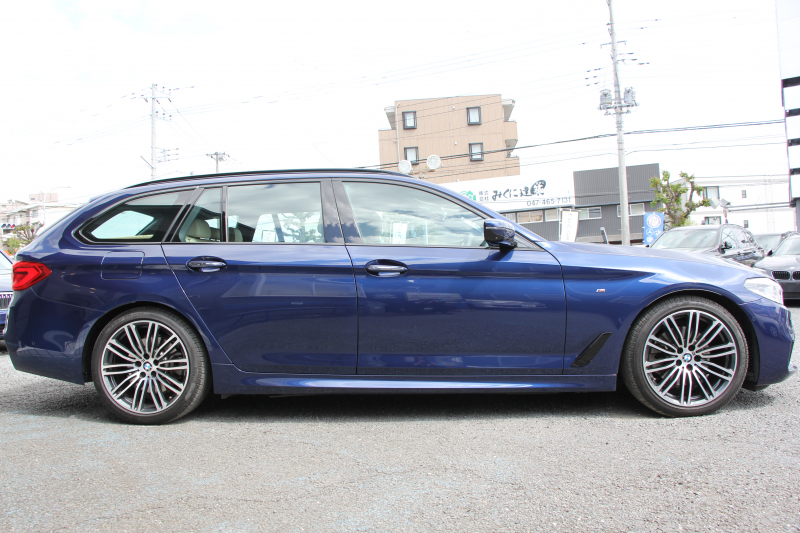BMW 5シリーズ 523d ﾂｰﾘﾝｸﾞMｽﾎﾟｰﾂ ﾊｲﾗｲﾝ ﾃﾞﾋﾞｭｰP 1ｵﾅ 全席ﾋｰﾀｰ付ﾍﾞｰｼﾞｭ革 ｿﾌﾄｸﾛｰｽﾞﾄﾞｱ HUD ｼﾞｪｽﾁｬｰC LEDﾍｯﾄﾞﾗｲﾄ ｵｰﾄﾊｲﾋﾞｰﾑ 追従ACC 液晶ﾒｰﾀｰ ﾀｯﾁ画面HDDﾅﾋﾞ360度ｶﾒﾗ 電動ﾄﾗﾝｸ 19AW 専用ｴｱﾛ 2年保証