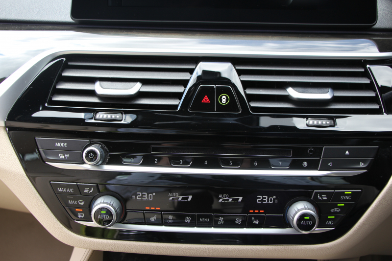 BMW 5シリーズ 523d ﾂｰﾘﾝｸﾞMｽﾎﾟｰﾂ ﾊｲﾗｲﾝ ﾃﾞﾋﾞｭｰP 1ｵﾅ 全席ﾋｰﾀｰ付ﾍﾞｰｼﾞｭ革 ｿﾌﾄｸﾛｰｽﾞﾄﾞｱ HUD ｼﾞｪｽﾁｬｰC LEDﾍｯﾄﾞﾗｲﾄ ｵｰﾄﾊｲﾋﾞｰﾑ 追従ACC 液晶ﾒｰﾀｰ ﾀｯﾁ画面HDDﾅﾋﾞ360度ｶﾒﾗ 電動ﾄﾗﾝｸ 19AW 専用ｴｱﾛ 2年保証