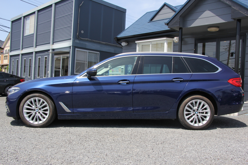 BMW 5シリーズ 523d ﾂｰﾘﾝｸﾞﾗｸﾞｼﾞｭｱﾘｰ 全席ﾋｰﾀｰ黒革 HUD 追従ACC ｽﾃｱﾘﾝｸﾞｻﾎﾟｰﾄ 液晶ﾒｰﾀｰ ﾀｯﾁ画面HDDﾅﾋﾞTV Pｱｼｽﾄﾌﾟﾗｽ 360度ｶﾒﾗ LEDﾍｯﾄﾞﾗｲﾄ ｵｰﾄﾊｲﾋﾞｰﾑ PDC緊急ﾌﾞﾚｰｷ 電動ﾄﾗﾝｸ ｱﾝﾋﾞｴﾝﾄﾗｲﾄ 2年保証