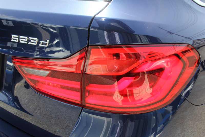 BMW 5シリーズ 523d ﾂｰﾘﾝｸﾞﾗｸﾞｼﾞｭｱﾘｰ 全席ﾋｰﾀｰ黒革 HUD 追従ACC ｽﾃｱﾘﾝｸﾞｻﾎﾟｰﾄ 液晶ﾒｰﾀｰ ﾀｯﾁ画面HDDﾅﾋﾞTV Pｱｼｽﾄﾌﾟﾗｽ 360度ｶﾒﾗ LEDﾍｯﾄﾞﾗｲﾄ ｵｰﾄﾊｲﾋﾞｰﾑ PDC緊急ﾌﾞﾚｰｷ 電動ﾄﾗﾝｸ ｱﾝﾋﾞｴﾝﾄﾗｲﾄ 2年保証