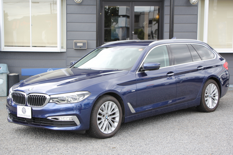 BMW 5シリーズ 523d ﾂｰﾘﾝｸﾞﾗｸﾞｼﾞｭｱﾘｰ 全席ﾋｰﾀｰ黒革 HUD 追従ACC ｽﾃｱﾘﾝｸﾞｻﾎﾟｰﾄ 液晶ﾒｰﾀｰ ﾀｯﾁ画面HDDﾅﾋﾞTV Pｱｼｽﾄﾌﾟﾗｽ 360度ｶﾒﾗ LEDﾍｯﾄﾞﾗｲﾄ ｵｰﾄﾊｲﾋﾞｰﾑ PDC緊急ﾌﾞﾚｰｷ 電動ﾄﾗﾝｸ ｱﾝﾋﾞｴﾝﾄﾗｲﾄ 2年保証