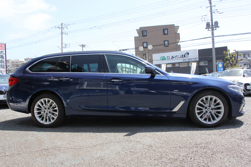 BMW 5シリーズ 523d ﾂｰﾘﾝｸﾞﾗｸﾞｼﾞｭｱﾘｰ 全席ﾋｰﾀｰ黒革 HUD 追従ACC ｽﾃｱﾘﾝｸﾞｻﾎﾟｰﾄ 液晶ﾒｰﾀｰ ﾀｯﾁ画面HDDﾅﾋﾞTV Pｱｼｽﾄﾌﾟﾗｽ 360度ｶﾒﾗ LEDﾍｯﾄﾞﾗｲﾄ ｵｰﾄﾊｲﾋﾞｰﾑ PDC緊急ﾌﾞﾚｰｷ 電動ﾄﾗﾝｸ ｱﾝﾋﾞｴﾝﾄﾗｲﾄ 2年保証