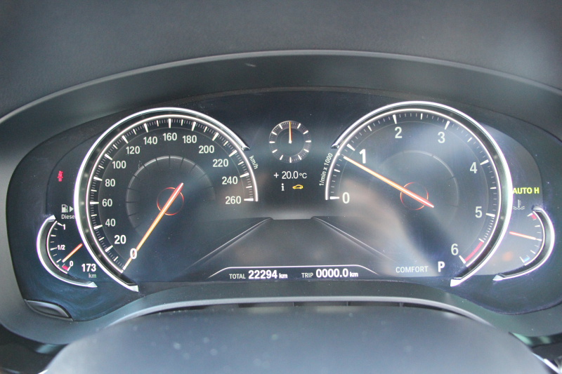 BMW 5シリーズ 523d ﾂｰﾘﾝｸﾞﾗｸﾞｼﾞｭｱﾘｰ 全席ﾋｰﾀｰ黒革 HUD 追従ACC ｽﾃｱﾘﾝｸﾞｻﾎﾟｰﾄ 液晶ﾒｰﾀｰ ﾀｯﾁ画面HDDﾅﾋﾞTV Pｱｼｽﾄﾌﾟﾗｽ 360度ｶﾒﾗ LEDﾍｯﾄﾞﾗｲﾄ ｵｰﾄﾊｲﾋﾞｰﾑ PDC緊急ﾌﾞﾚｰｷ 電動ﾄﾗﾝｸ ｱﾝﾋﾞｴﾝﾄﾗｲﾄ 2年保証