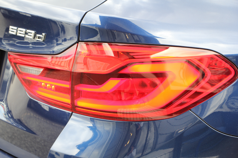 BMW 5シリーズ 523d ﾂｰﾘﾝｸﾞﾗｸﾞｼﾞｭｱﾘｰ 全席ﾋｰﾀｰ黒革 HUD 追従ACC ｽﾃｱﾘﾝｸﾞｻﾎﾟｰﾄ 液晶ﾒｰﾀｰ ﾀｯﾁ画面HDDﾅﾋﾞTV Pｱｼｽﾄﾌﾟﾗｽ 360度ｶﾒﾗ LEDﾍｯﾄﾞﾗｲﾄ ｵｰﾄﾊｲﾋﾞｰﾑ PDC緊急ﾌﾞﾚｰｷ 電動ﾄﾗﾝｸ ｱﾝﾋﾞｴﾝﾄﾗｲﾄ 2年保証