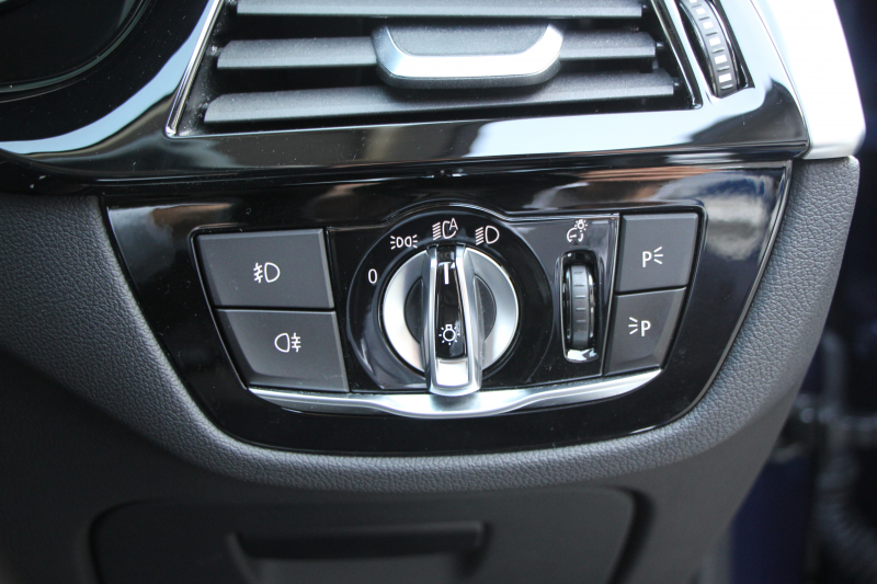 BMW 5シリーズ 523d ﾂｰﾘﾝｸﾞﾗｸﾞｼﾞｭｱﾘｰ 全席ﾋｰﾀｰ黒革 HUD 追従ACC ｽﾃｱﾘﾝｸﾞｻﾎﾟｰﾄ 液晶ﾒｰﾀｰ ﾀｯﾁ画面HDDﾅﾋﾞTV Pｱｼｽﾄﾌﾟﾗｽ 360度ｶﾒﾗ LEDﾍｯﾄﾞﾗｲﾄ ｵｰﾄﾊｲﾋﾞｰﾑ PDC緊急ﾌﾞﾚｰｷ 電動ﾄﾗﾝｸ ｱﾝﾋﾞｴﾝﾄﾗｲﾄ 2年保証