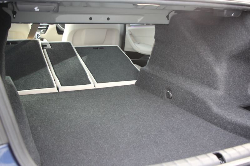 BMW 5シリーズ 523d Mｽﾎﾟｰﾂ ﾊｲﾗｲﾝ ｶﾀﾛｸﾞ燃費21.5Km/L 全席ﾋｰﾀｰ付ｱｲﾎﾞﾘｰﾚｻﾞｰ HUD LEDﾍｯﾄﾞﾗｲﾄ ｵｰﾄﾊｲﾋﾞｰﾑ 追従ACC 液晶ﾒｰﾀｰ ﾀｯﾁ画面HDDﾅﾋﾞTV 360度ｶﾒﾗ 電動ﾄﾗﾝｸ 19AW 専用ｴｱﾛ 衝突軽減ﾌﾞﾚｰｷ ﾊﾟﾄﾞﾙｼﾌﾄ 2年保証