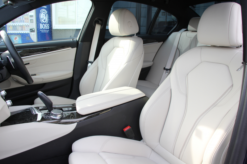 BMW 5シリーズ 523d Mｽﾎﾟｰﾂ ﾊｲﾗｲﾝ ｶﾀﾛｸﾞ燃費21.5Km/L 全席ﾋｰﾀｰ付ｱｲﾎﾞﾘｰﾚｻﾞｰ HUD LEDﾍｯﾄﾞﾗｲﾄ ｵｰﾄﾊｲﾋﾞｰﾑ 追従ACC 液晶ﾒｰﾀｰ ﾀｯﾁ画面HDDﾅﾋﾞTV 360度ｶﾒﾗ 電動ﾄﾗﾝｸ 19AW 専用ｴｱﾛ 衝突軽減ﾌﾞﾚｰｷ ﾊﾟﾄﾞﾙｼﾌﾄ 2年保証