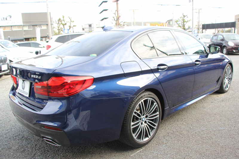 BMW 5シリーズ 523d Mｽﾎﾟｰﾂ ﾊｲﾗｲﾝ ｶﾀﾛｸﾞ燃費21.5Km/L 全席ﾋｰﾀｰ付ｱｲﾎﾞﾘｰﾚｻﾞｰ HUD LEDﾍｯﾄﾞﾗｲﾄ ｵｰﾄﾊｲﾋﾞｰﾑ 追従ACC 液晶ﾒｰﾀｰ ﾀｯﾁ画面HDDﾅﾋﾞTV 360度ｶﾒﾗ 電動ﾄﾗﾝｸ 19AW 専用ｴｱﾛ 衝突軽減ﾌﾞﾚｰｷ ﾊﾟﾄﾞﾙｼﾌﾄ 2年保証