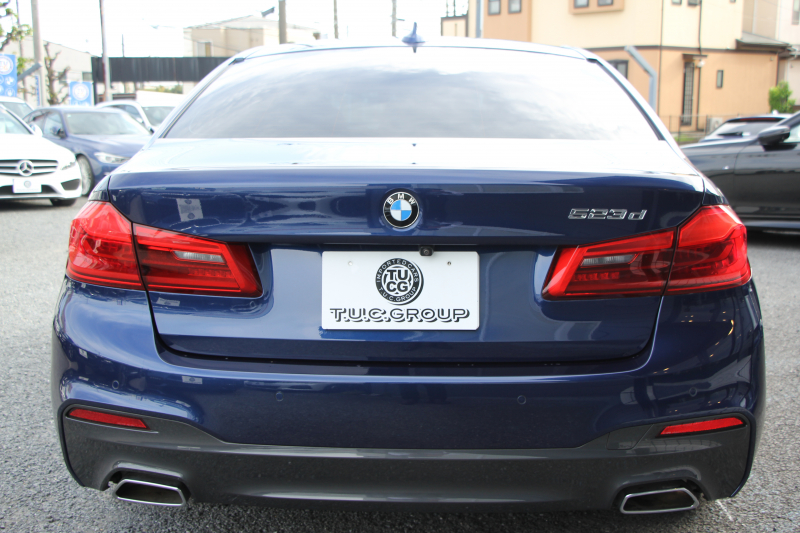 BMW 5シリーズ 523d Mｽﾎﾟｰﾂ ﾊｲﾗｲﾝ ｶﾀﾛｸﾞ燃費21.5Km/L 全席ﾋｰﾀｰ付ｱｲﾎﾞﾘｰﾚｻﾞｰ HUD LEDﾍｯﾄﾞﾗｲﾄ ｵｰﾄﾊｲﾋﾞｰﾑ 追従ACC 液晶ﾒｰﾀｰ ﾀｯﾁ画面HDDﾅﾋﾞTV 360度ｶﾒﾗ 電動ﾄﾗﾝｸ 19AW 専用ｴｱﾛ 衝突軽減ﾌﾞﾚｰｷ ﾊﾟﾄﾞﾙｼﾌﾄ 2年保証
