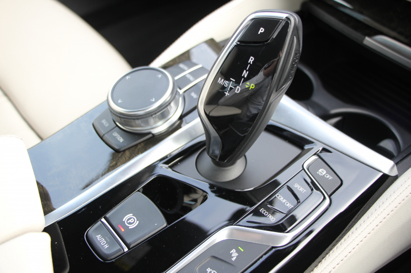 BMW 5シリーズ 523d Mｽﾎﾟｰﾂ ﾊｲﾗｲﾝ ｶﾀﾛｸﾞ燃費21.5Km/L 全席ﾋｰﾀｰ付ｱｲﾎﾞﾘｰﾚｻﾞｰ HUD LEDﾍｯﾄﾞﾗｲﾄ ｵｰﾄﾊｲﾋﾞｰﾑ 追従ACC 液晶ﾒｰﾀｰ ﾀｯﾁ画面HDDﾅﾋﾞTV 360度ｶﾒﾗ 電動ﾄﾗﾝｸ 19AW 専用ｴｱﾛ 衝突軽減ﾌﾞﾚｰｷ ﾊﾟﾄﾞﾙｼﾌﾄ 2年保証