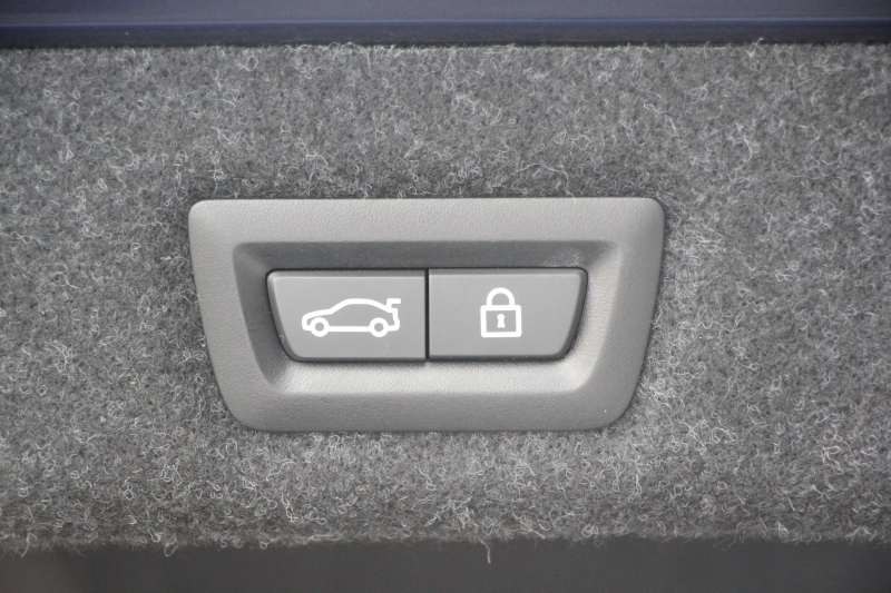 BMW 5シリーズ 523d Mｽﾎﾟｰﾂ ﾊｲﾗｲﾝ ｶﾀﾛｸﾞ燃費21.5Km/L 全席ﾋｰﾀｰ付ｱｲﾎﾞﾘｰﾚｻﾞｰ HUD LEDﾍｯﾄﾞﾗｲﾄ ｵｰﾄﾊｲﾋﾞｰﾑ 追従ACC 液晶ﾒｰﾀｰ ﾀｯﾁ画面HDDﾅﾋﾞTV 360度ｶﾒﾗ 電動ﾄﾗﾝｸ 19AW 専用ｴｱﾛ 衝突軽減ﾌﾞﾚｰｷ ﾊﾟﾄﾞﾙｼﾌﾄ 2年保証