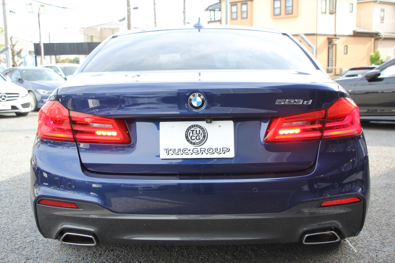 BMW 5シリーズ 523d Mｽﾎﾟｰﾂ ﾊｲﾗｲﾝ ｶﾀﾛｸﾞ燃費21.5Km/L 全席ﾋｰﾀｰ付ｱｲﾎﾞﾘｰﾚｻﾞｰ HUD LEDﾍｯﾄﾞﾗｲﾄ ｵｰﾄﾊｲﾋﾞｰﾑ 追従ACC 液晶ﾒｰﾀｰ ﾀｯﾁ画面HDDﾅﾋﾞTV 360度ｶﾒﾗ 電動ﾄﾗﾝｸ 19AW 専用ｴｱﾛ 衝突軽減ﾌﾞﾚｰｷ ﾊﾟﾄﾞﾙｼﾌﾄ 2年保証