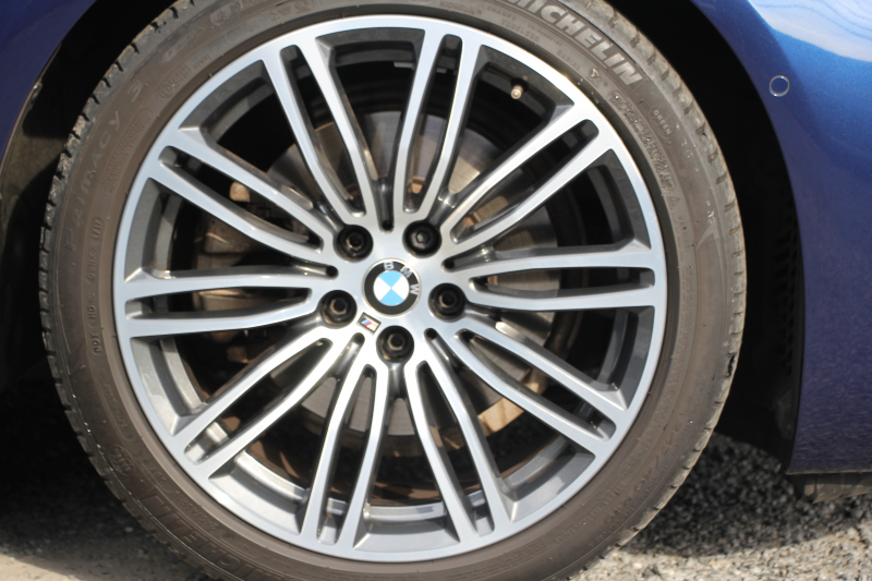 BMW 5シリーズ 523d Mｽﾎﾟｰﾂ ﾊｲﾗｲﾝ ｶﾀﾛｸﾞ燃費21.5Km/L 全席ﾋｰﾀｰ付ｱｲﾎﾞﾘｰﾚｻﾞｰ HUD LEDﾍｯﾄﾞﾗｲﾄ ｵｰﾄﾊｲﾋﾞｰﾑ 追従ACC 液晶ﾒｰﾀｰ ﾀｯﾁ画面HDDﾅﾋﾞTV 360度ｶﾒﾗ 電動ﾄﾗﾝｸ 19AW 専用ｴｱﾛ 衝突軽減ﾌﾞﾚｰｷ ﾊﾟﾄﾞﾙｼﾌﾄ 2年保証