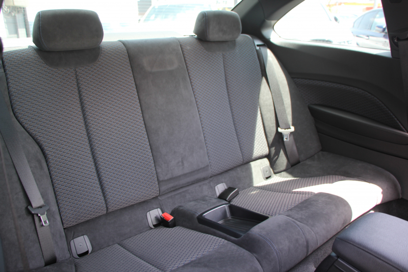 BMW 2シリーズ M240i ｸｰﾍﾟ後期 1ｵｰﾅ ﾌｪｲｽﾘﾌﾄ後 B58新ｴﾝｼﾞﾝ 340馬力 ｼｰﾄﾋｰﾀｰ LEDﾍｯﾄﾞﾗｲﾄ LEDﾃｰﾙ ｱﾀﾞﾌﾟﾃｨﾌﾞMｻｽ ﾀｯﾁ画面HDDﾅﾋﾞPｱｼｽﾄ ﾊﾟﾄﾞﾙｼﾌﾄ 8速AT 18AW ﾌﾞﾚｰｷ付ｸﾙｺﾝ 衝突軽減ﾌﾞﾚｰｷ 車線逸脱警告 歩行者警告 2年保証