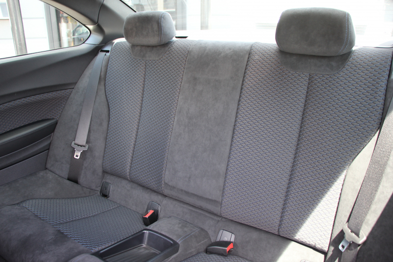 BMW 2シリーズ M240i ｸｰﾍﾟ後期 1ｵｰﾅ ﾌｪｲｽﾘﾌﾄ後 B58新ｴﾝｼﾞﾝ 340馬力 ｼｰﾄﾋｰﾀｰ LEDﾍｯﾄﾞﾗｲﾄ LEDﾃｰﾙ ｱﾀﾞﾌﾟﾃｨﾌﾞMｻｽ ﾀｯﾁ画面HDDﾅﾋﾞPｱｼｽﾄ ﾊﾟﾄﾞﾙｼﾌﾄ 8速AT 18AW ﾌﾞﾚｰｷ付ｸﾙｺﾝ 衝突軽減ﾌﾞﾚｰｷ 車線逸脱警告 歩行者警告 2年保証