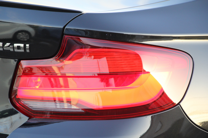 BMW 2シリーズ M240i ｸｰﾍﾟ後期 1ｵｰﾅ ﾌｪｲｽﾘﾌﾄ後 B58新ｴﾝｼﾞﾝ 340馬力 ｼｰﾄﾋｰﾀｰ LEDﾍｯﾄﾞﾗｲﾄ LEDﾃｰﾙ ｱﾀﾞﾌﾟﾃｨﾌﾞMｻｽ ﾀｯﾁ画面HDDﾅﾋﾞPｱｼｽﾄ ﾊﾟﾄﾞﾙｼﾌﾄ 8速AT 18AW ﾌﾞﾚｰｷ付ｸﾙｺﾝ 衝突軽減ﾌﾞﾚｰｷ 車線逸脱警告 歩行者警告 2年保証