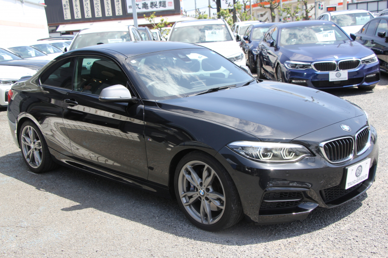 BMW 2シリーズ M240i ｸｰﾍﾟ後期 1ｵｰﾅ ﾌｪｲｽﾘﾌﾄ後 B58新ｴﾝｼﾞﾝ 340馬力 ｼｰﾄﾋｰﾀｰ LEDﾍｯﾄﾞﾗｲﾄ LEDﾃｰﾙ ｱﾀﾞﾌﾟﾃｨﾌﾞMｻｽ ﾀｯﾁ画面HDDﾅﾋﾞPｱｼｽﾄ ﾊﾟﾄﾞﾙｼﾌﾄ 8速AT 18AW ﾌﾞﾚｰｷ付ｸﾙｺﾝ 衝突軽減ﾌﾞﾚｰｷ 車線逸脱警告 歩行者警告 2年保証