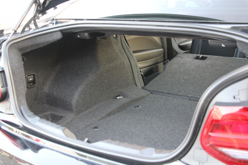 BMW 2シリーズ M240i ｸｰﾍﾟ後期 1ｵｰﾅ ﾌｪｲｽﾘﾌﾄ後 B58新ｴﾝｼﾞﾝ 340馬力 ｼｰﾄﾋｰﾀｰ LEDﾍｯﾄﾞﾗｲﾄ LEDﾃｰﾙ ｱﾀﾞﾌﾟﾃｨﾌﾞMｻｽ ﾀｯﾁ画面HDDﾅﾋﾞPｱｼｽﾄ ﾊﾟﾄﾞﾙｼﾌﾄ 8速AT 18AW ﾌﾞﾚｰｷ付ｸﾙｺﾝ 衝突軽減ﾌﾞﾚｰｷ 車線逸脱警告 歩行者警告 2年保証