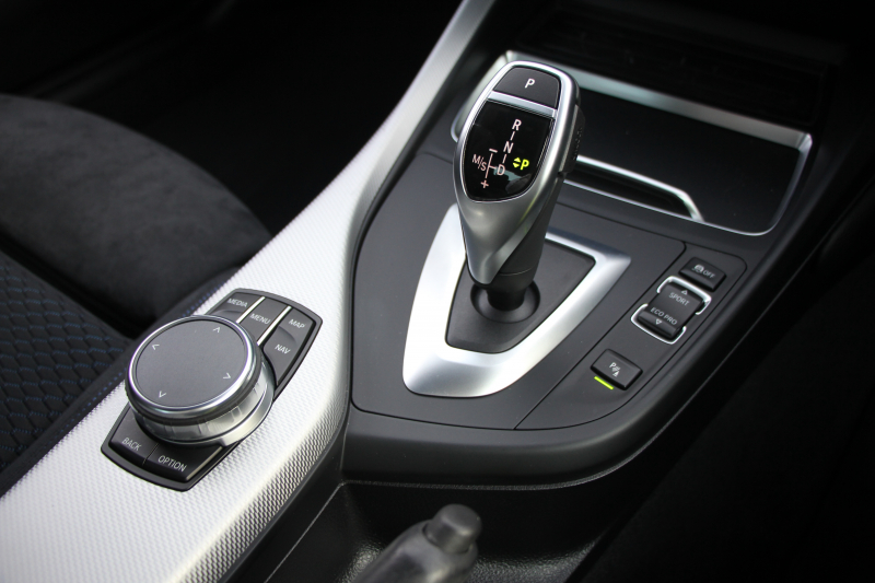 BMW 2シリーズ M240i ｸｰﾍﾟ後期 1ｵｰﾅ ﾌｪｲｽﾘﾌﾄ後 B58新ｴﾝｼﾞﾝ 340馬力 ｼｰﾄﾋｰﾀｰ LEDﾍｯﾄﾞﾗｲﾄ LEDﾃｰﾙ ｱﾀﾞﾌﾟﾃｨﾌﾞMｻｽ ﾀｯﾁ画面HDDﾅﾋﾞPｱｼｽﾄ ﾊﾟﾄﾞﾙｼﾌﾄ 8速AT 18AW ﾌﾞﾚｰｷ付ｸﾙｺﾝ 衝突軽減ﾌﾞﾚｰｷ 車線逸脱警告 歩行者警告 2年保証