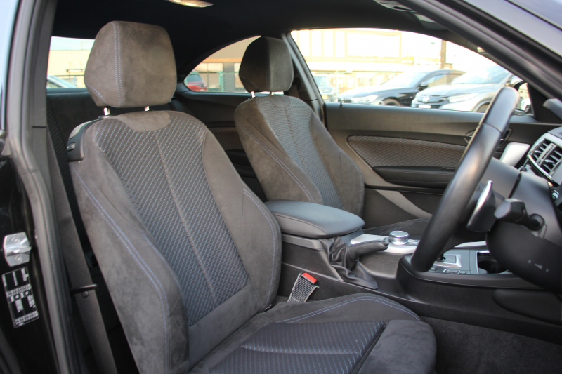 BMW 2シリーズ M240i ｸｰﾍﾟ後期 1ｵｰﾅ ﾌｪｲｽﾘﾌﾄ後 B58新ｴﾝｼﾞﾝ 340馬力 ｼｰﾄﾋｰﾀｰ LEDﾍｯﾄﾞﾗｲﾄ LEDﾃｰﾙ ｱﾀﾞﾌﾟﾃｨﾌﾞMｻｽ ﾀｯﾁ画面HDDﾅﾋﾞPｱｼｽﾄ ﾊﾟﾄﾞﾙｼﾌﾄ 8速AT 18AW ﾌﾞﾚｰｷ付ｸﾙｺﾝ 衝突軽減ﾌﾞﾚｰｷ 車線逸脱警告 歩行者警告 2年保証