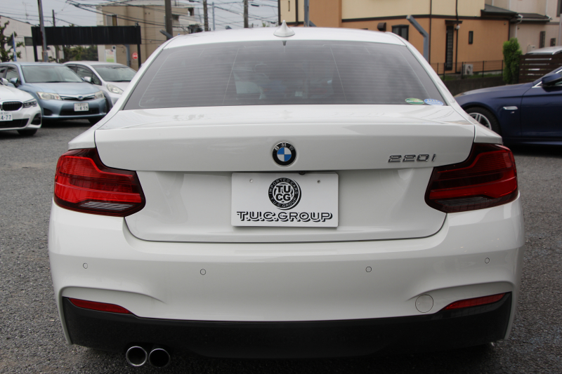 BMW 2シリーズ 220i ｸｰﾍﾟMｽﾎﾟｰﾂ 後期ﾓﾃﾞﾙ ｺｰﾗﾙﾚｯﾄﾞﾚｻﾞｰ ｼｰﾄﾋｰﾀｰ 追従ACC LEDﾍｯﾄﾞﾗｲﾄ&ﾃｰﾙ ｵﾌﾟｼｮﾝ18AW ﾀｯﾁ画面HDDﾅﾋﾞPｱｼｽﾄ ｵｰﾄｴｱｺﾝ 衝突軽減ﾌﾞﾚｰｷ 車線逸脱警告 歩行者警告 専用ｴｱﾛ Bluetooth接続 2年保証